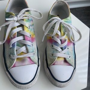 Multi color kids low top converse